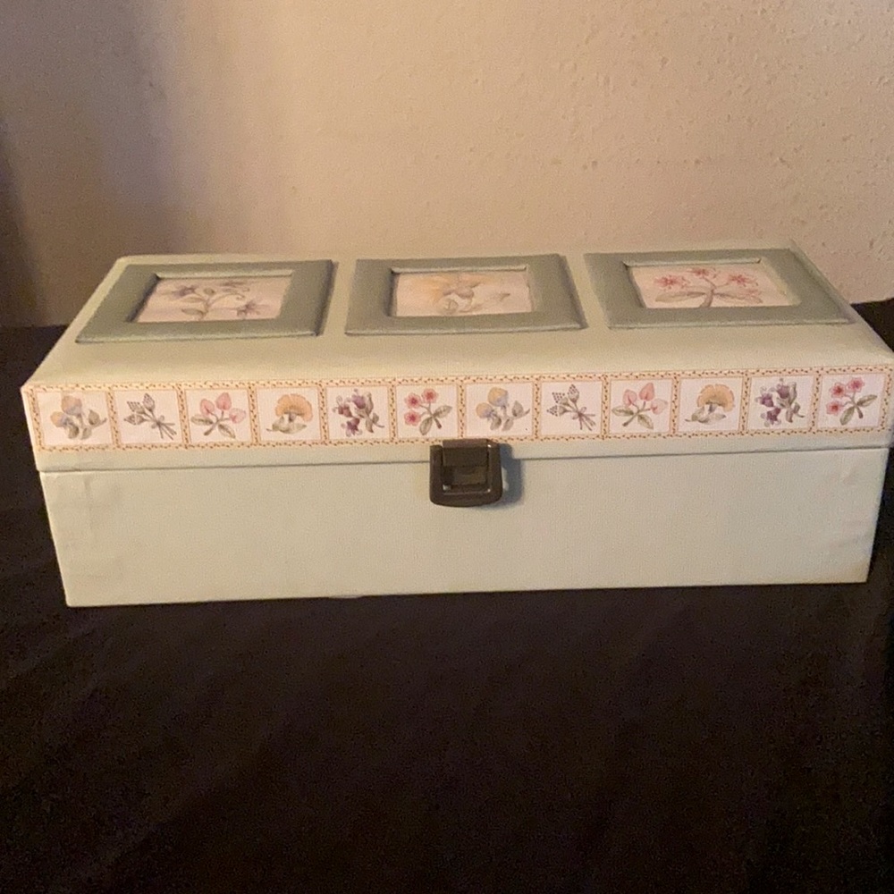 Debbie Mumm New Seasons Stationary Box Set 2003.